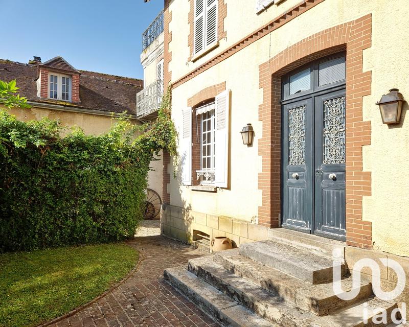 Maison - 205 m² - 8 pièces