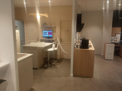 Local commercial - 181 m²