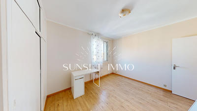 Appartement - 77 m² - 4 pièces