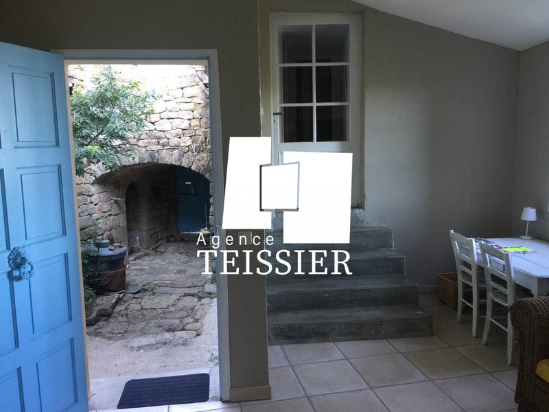 Maison - 300 m² - 14 pièces