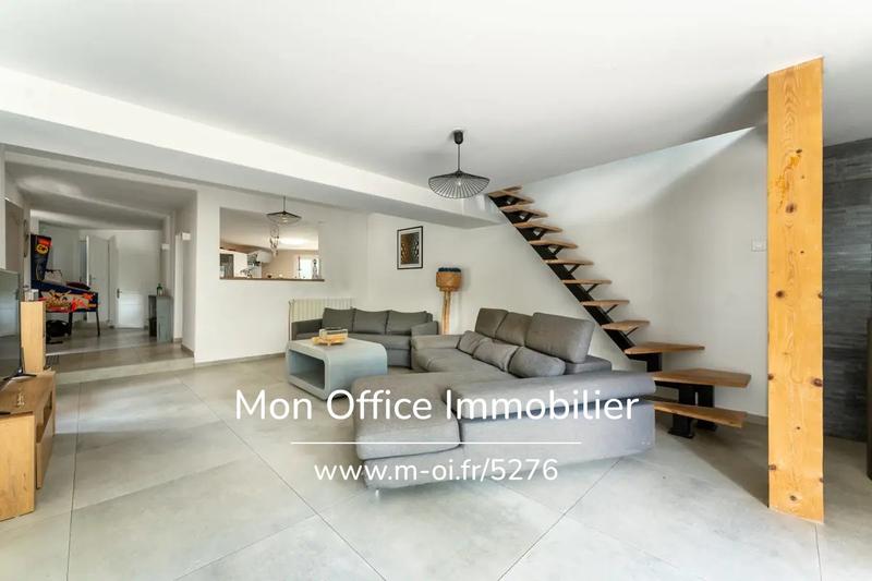 Maison - 271 m² - 6 pièces