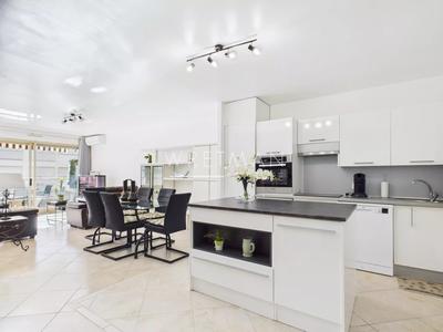 Appartement - 92 m² - 4 pièces