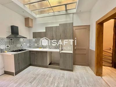 Maison - 236 m² - 8 pièces