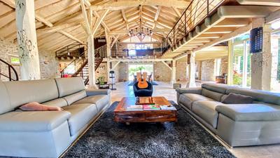 Demeure - 1 000 m² - 10 pièces