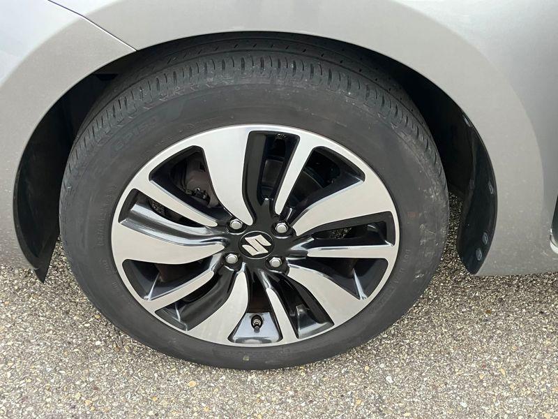 Suzuki Swift 1.2 90 Avantage Leds Gps Caméra Carplay Acc Sièges