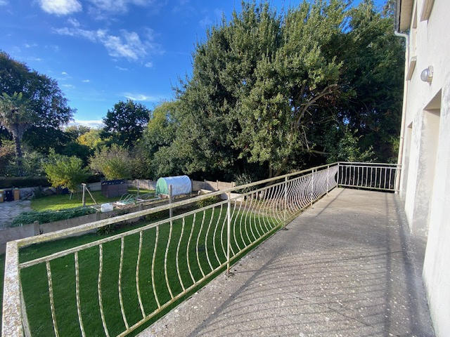 Maison - 198 m² - 11 pièces