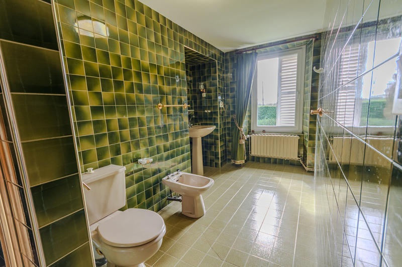 Maison - 305 m² - 10 pièces