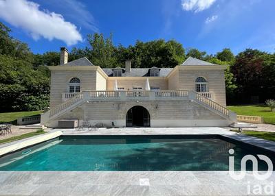 Maison - 400 m² - 8 pièces