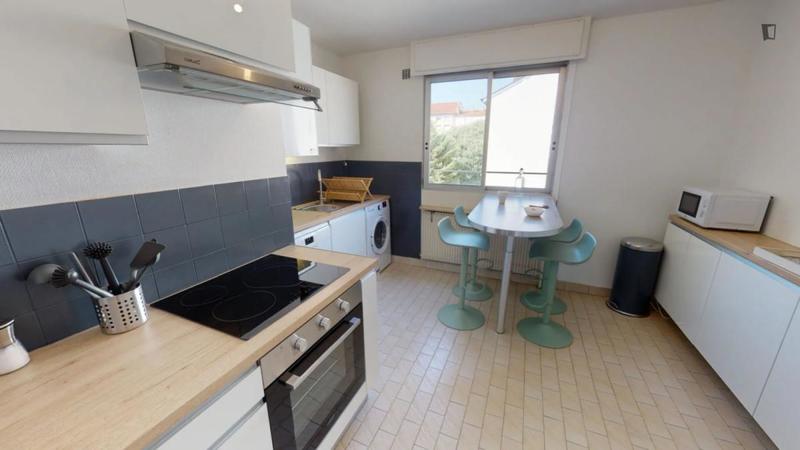 Chambre - 10 m² - 4 pièces