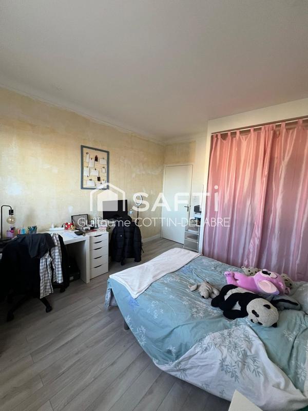 Maison - 242 m² - 6 pièces