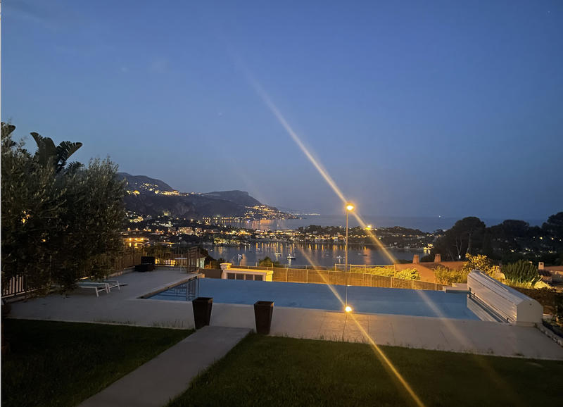 Maison - 350 m² - 7 pièces