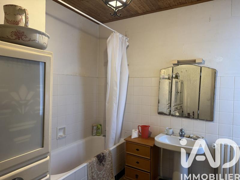 Maison - 210 m² - 10 pièces