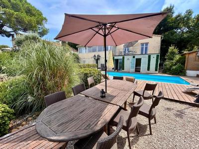 Maison - 200 m² - 6 pièces