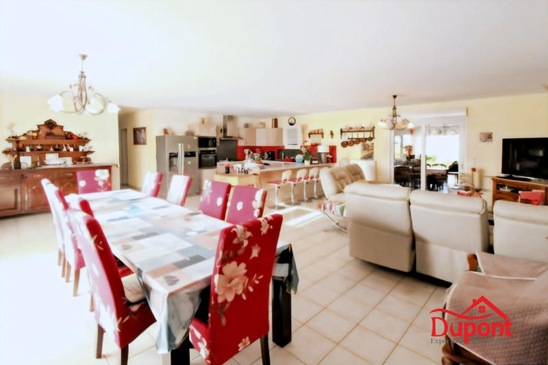 Maison - 240 m² - 6 pièces