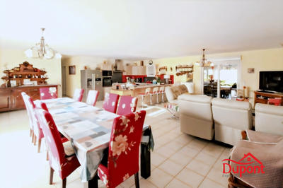 Maison - 240 m² - 6 pièces