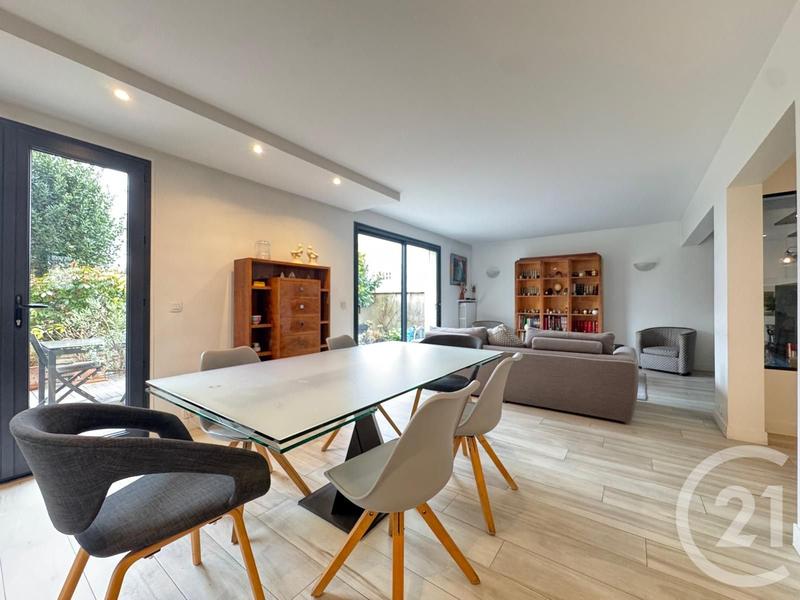 Maison - 155 m² - 8 pièces