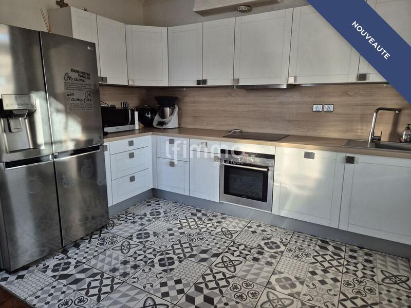 Maison - 140 m² - 5 pièces