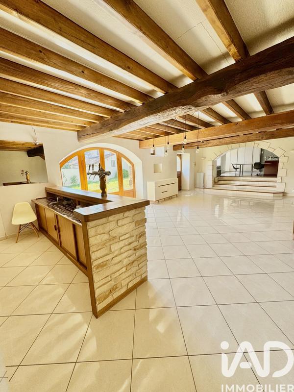 Maison - 240 m² - 8 pièces