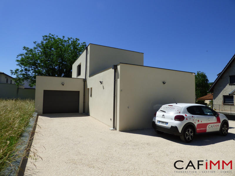 Maison contemporaine - 114 m² - 4 pièces