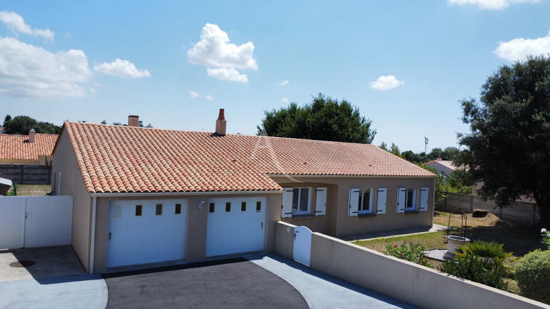 Maison - 99 m² - 5 pièces