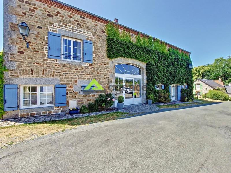 Propriété - 270 m² - 11 pièces