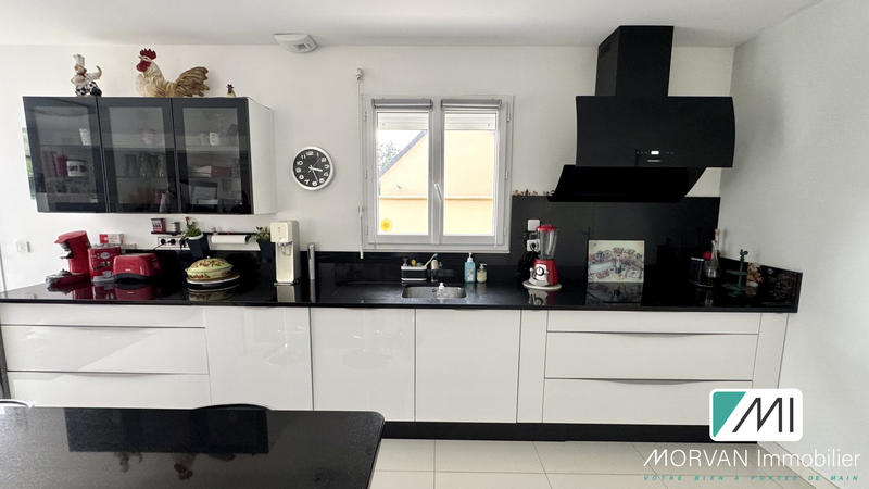 Maison - 228 m² - 8 pièces