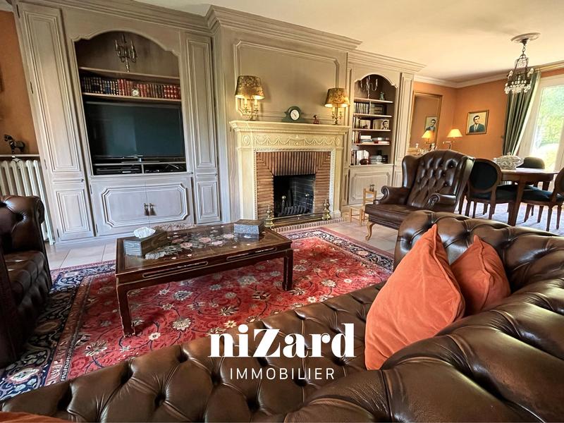 Maison traditionnelle - 171 m² - 7 pièces