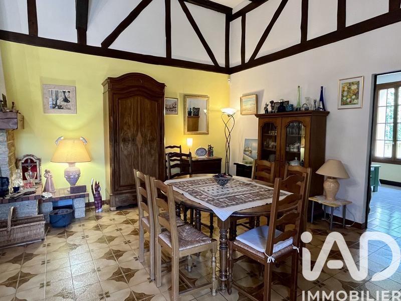 Maison - 221 m² - 7 pièces