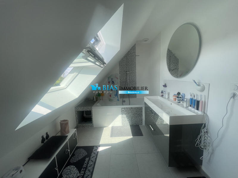 Maison - 110 m² - 6 pièces