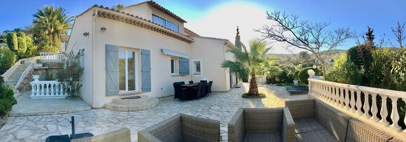 Maison traditionnelle - 160 m² - 6 pièces