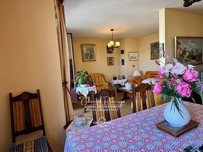 Appartement - 99 m² - 5 pièces