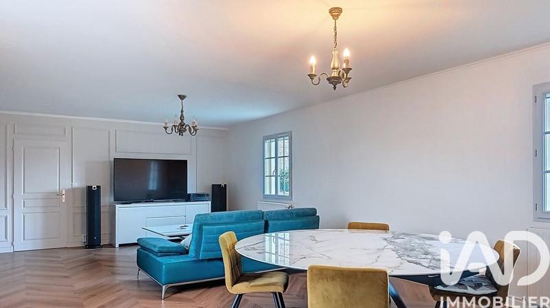 Maison - 230 m² - 7 pièces