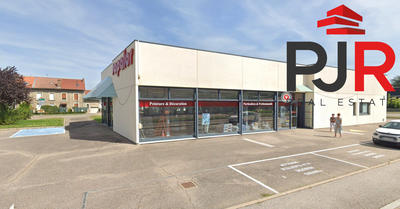 Local commercial - 896 m²