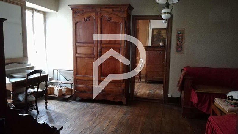 Maison - 240 m² - 11 pièces