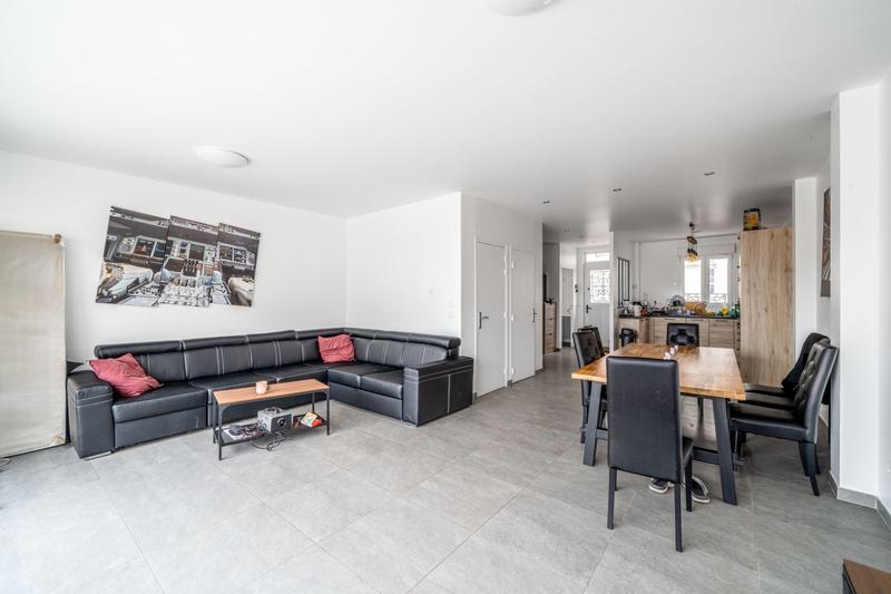 Maison contemporaine - 269 m² - 9 pièces