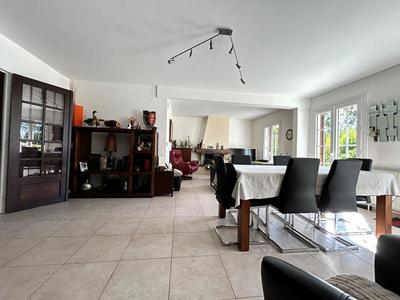 Maison - 149 m² - 7 pièces