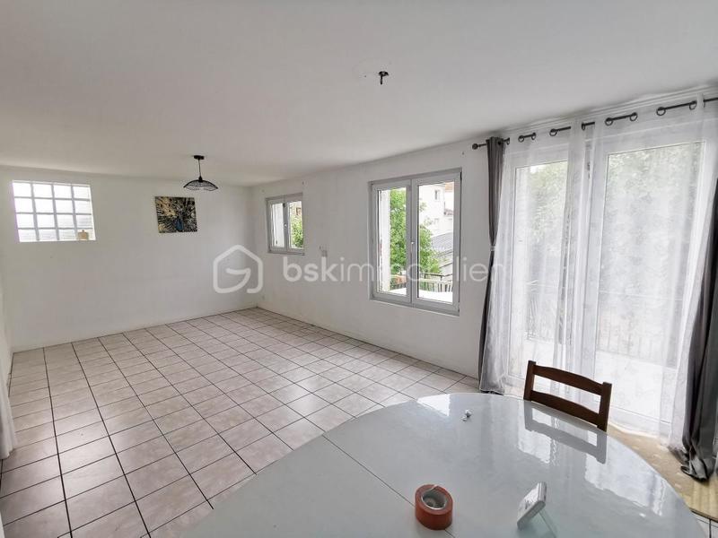 Maison - 205 m² - 7 pièces