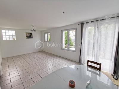 Maison - 205 m² - 7 pièces