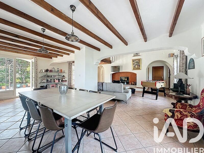 Maison - 216 m² - 6 pièces