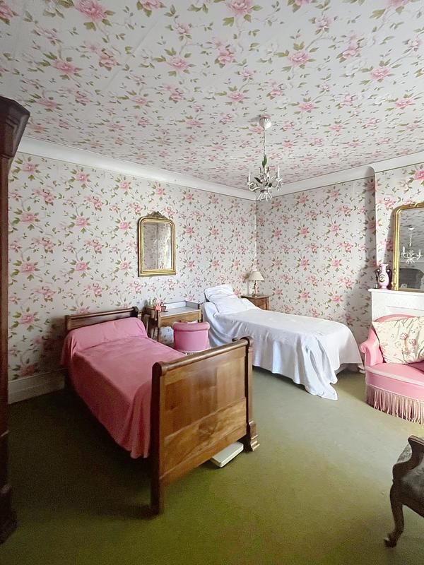 Maison - 400 m² - 10 pièces