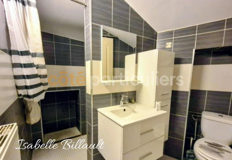 Maison - 210 m² - 10 pièces