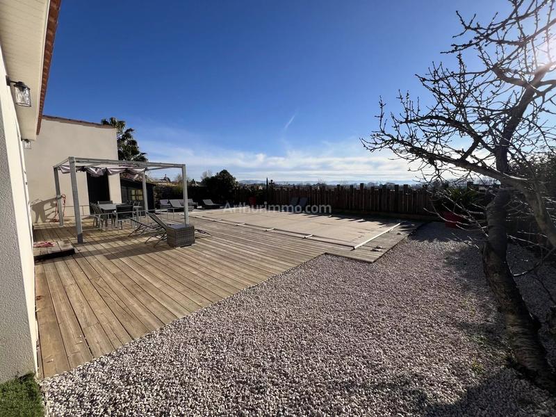 Maison - 213 m² - 7 pièces