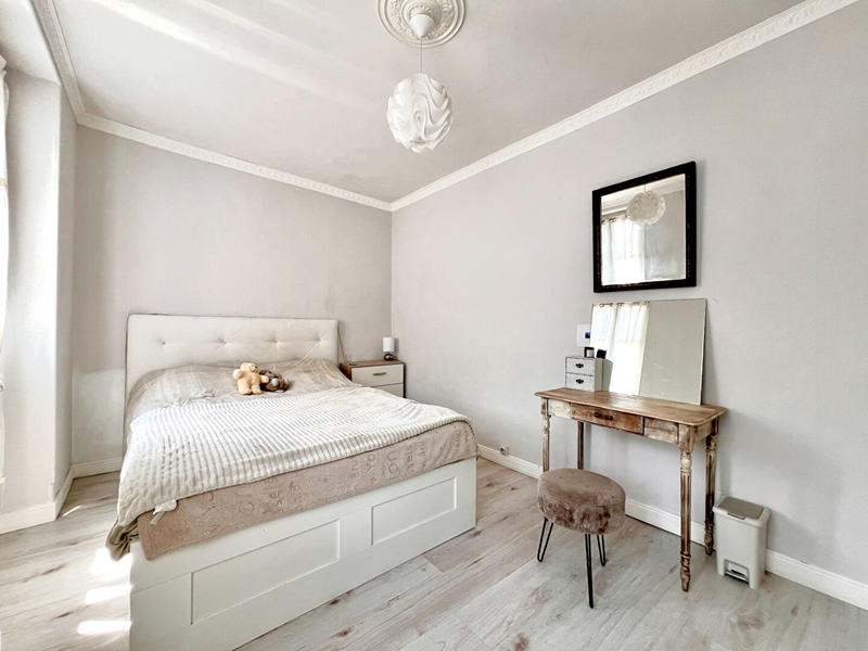 Maison - 483 m² - 16 pièces