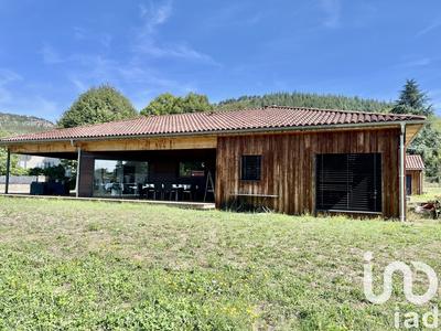 Maison - 151 m² - 6 pièces