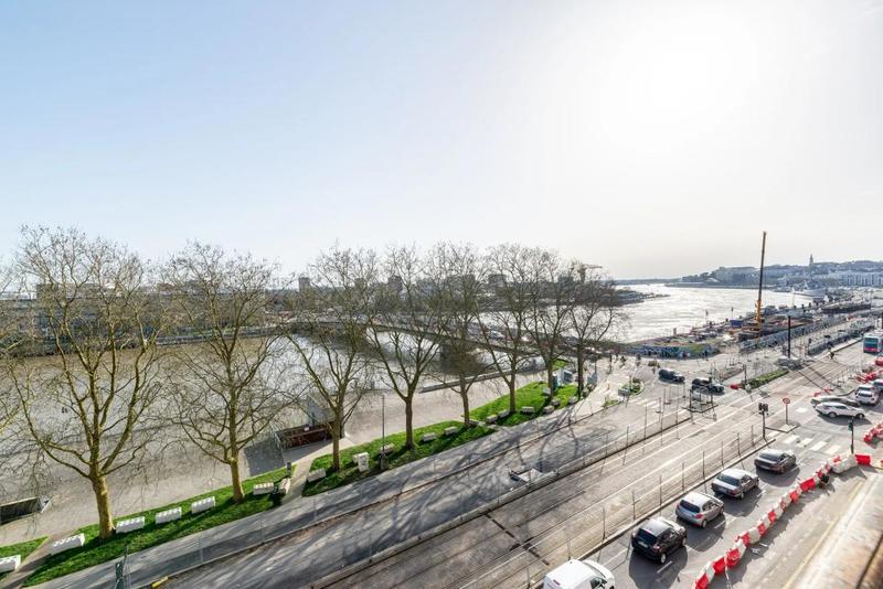 Appartement - 81 m² - 3 pièces