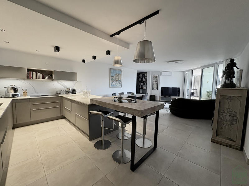 Appartement - 100 m² - 4 pièces