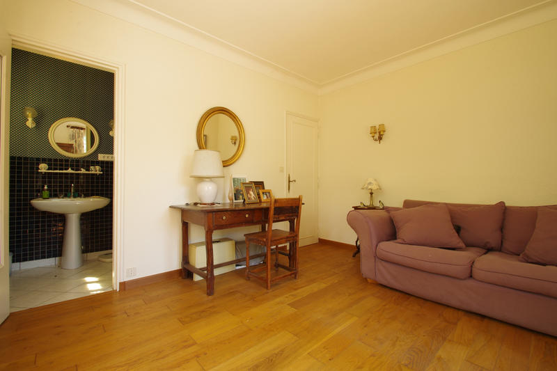 Maison - 307 m² - 10 pièces