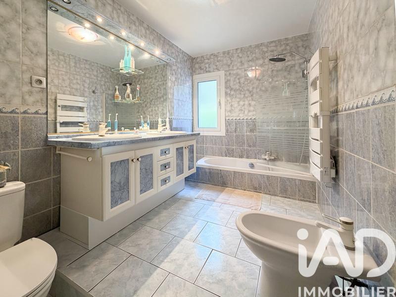 Maison - 110 m² - 4 pièces