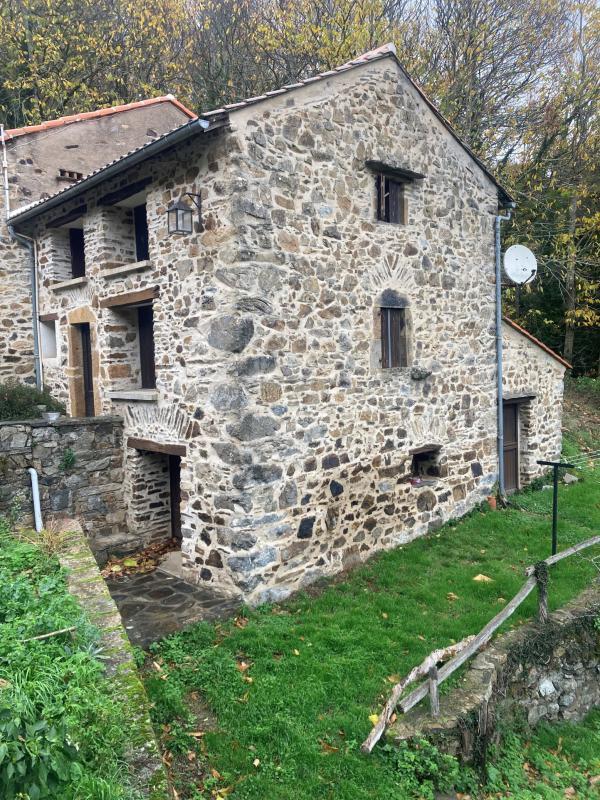 Maison en pierre - 180 m² - 11 pièces