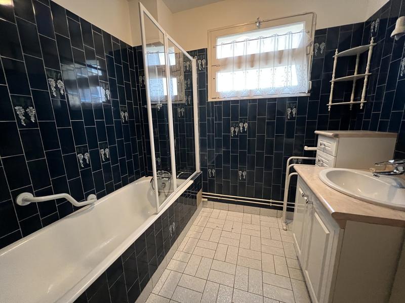 Appartement - 85 m² - 5 pièces